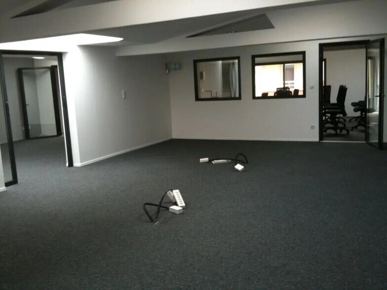 Office in Le Havre for lease - Interior Photo - Image 2 of 6