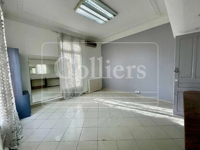 Office in Marseille for lease - Interior Photo - Image 3 of 8