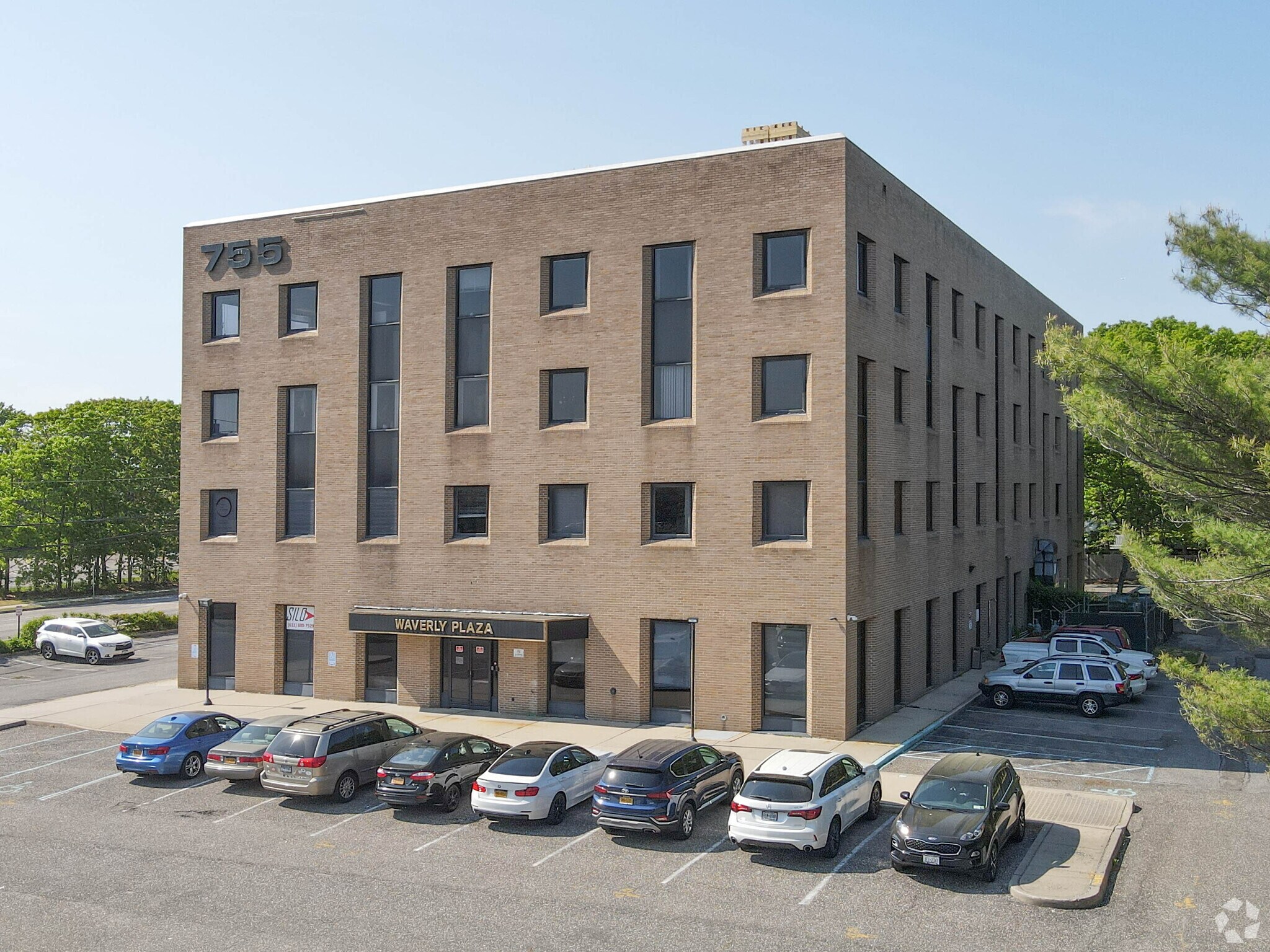 755 Waverly Ave, Holtsville, NY 11742 Waverly Plaza