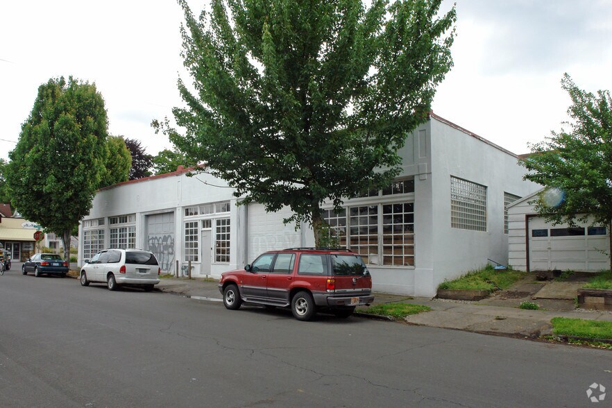 2502 SE Division St, Portland, OR for sale - Primary Photo - Image 1 of 1