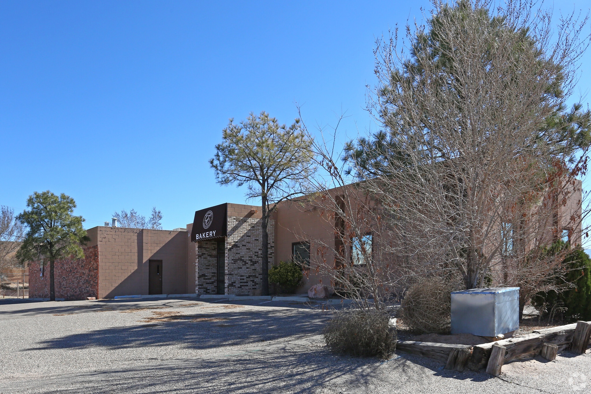 504 Frontage Rd NE, Rio Rancho, NM for sale Primary Photo- Image 1 of 1