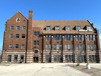 More details for 921 W State St, Rockford, IL - Specialty for Sale