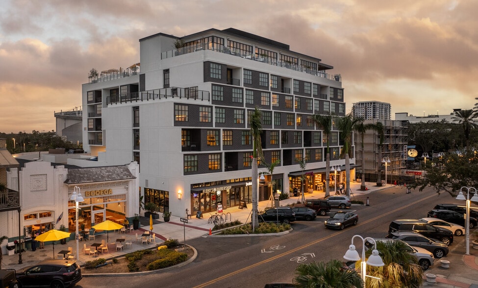 1200R Central Ave, Saint Petersburg, FL for sale - Building Photo - Image 3 of 4