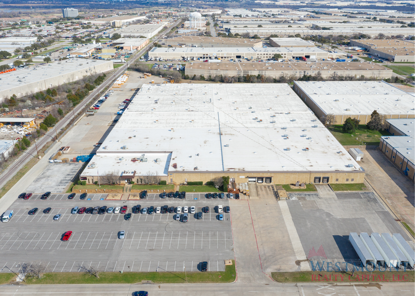 602 Fountain Pky, Grand Prairie, TX for lease - Building Photo - Image 3 of 17