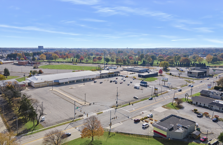 1209 Towanda Ave, Bloomington, IL for sale - Building Photo - Image 3 of 13