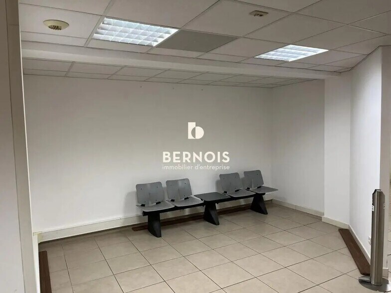 Office in Toulon for lease - Interior Photo - Image 3 of 10