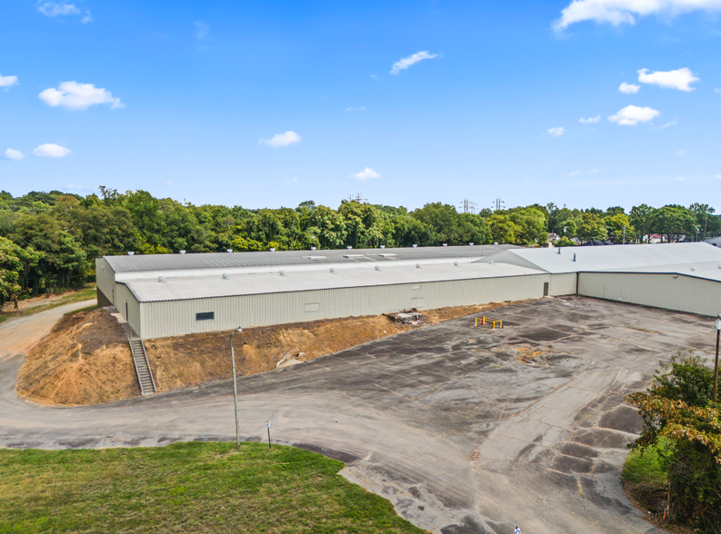 1539 Waughtown St, Winston-Salem, NC for lease - Building Photo - Image 3 of 11