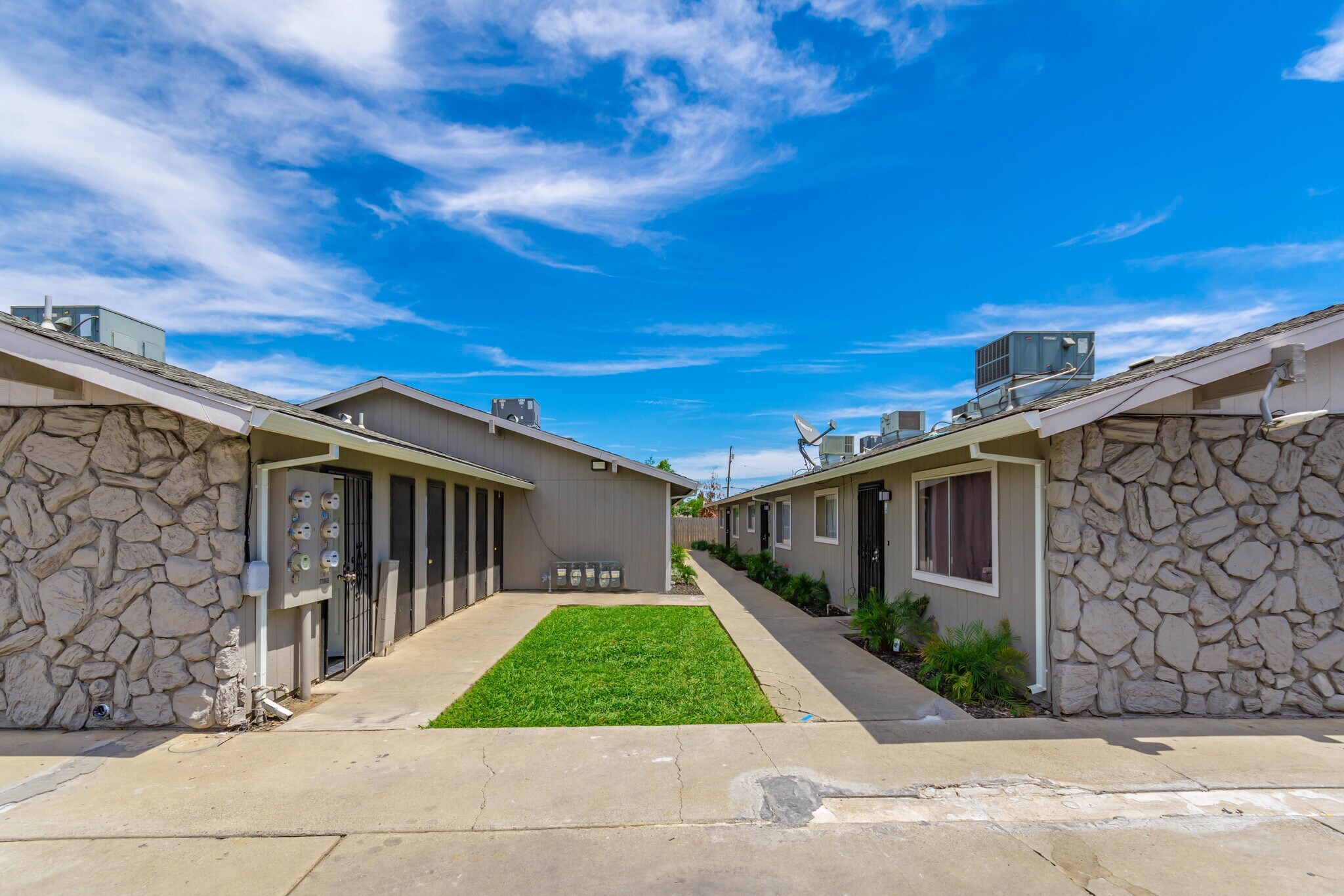 1221-1241 12th Pl, Merced, CA for sale Building Photo- Image 1 of 1
