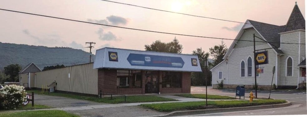 NAPA Auto Parts Distributor portfolio of 2 properties for sale on LoopNet.com - Building Photo - Image 1 of 8
