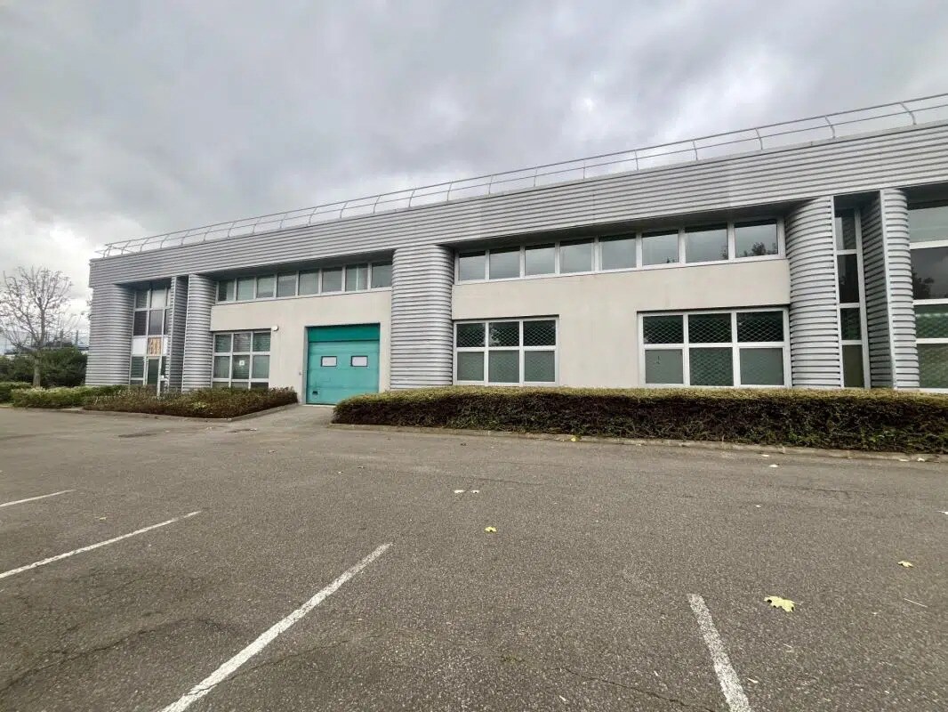 Industrial in Tremblay-en-France for lease Building Photo- Image 1 of 32