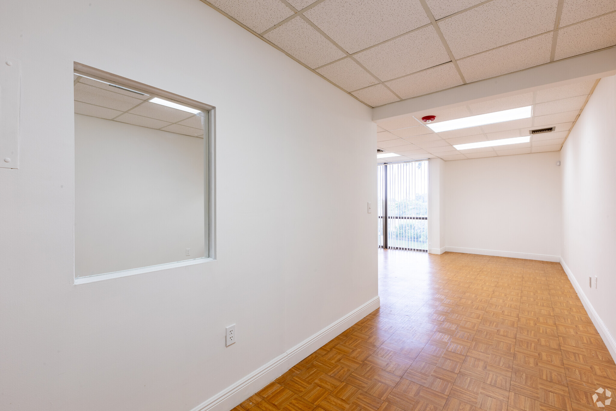 540 NW 165th St, Miami, FL for lease Interior Photo- Image 1 of 14