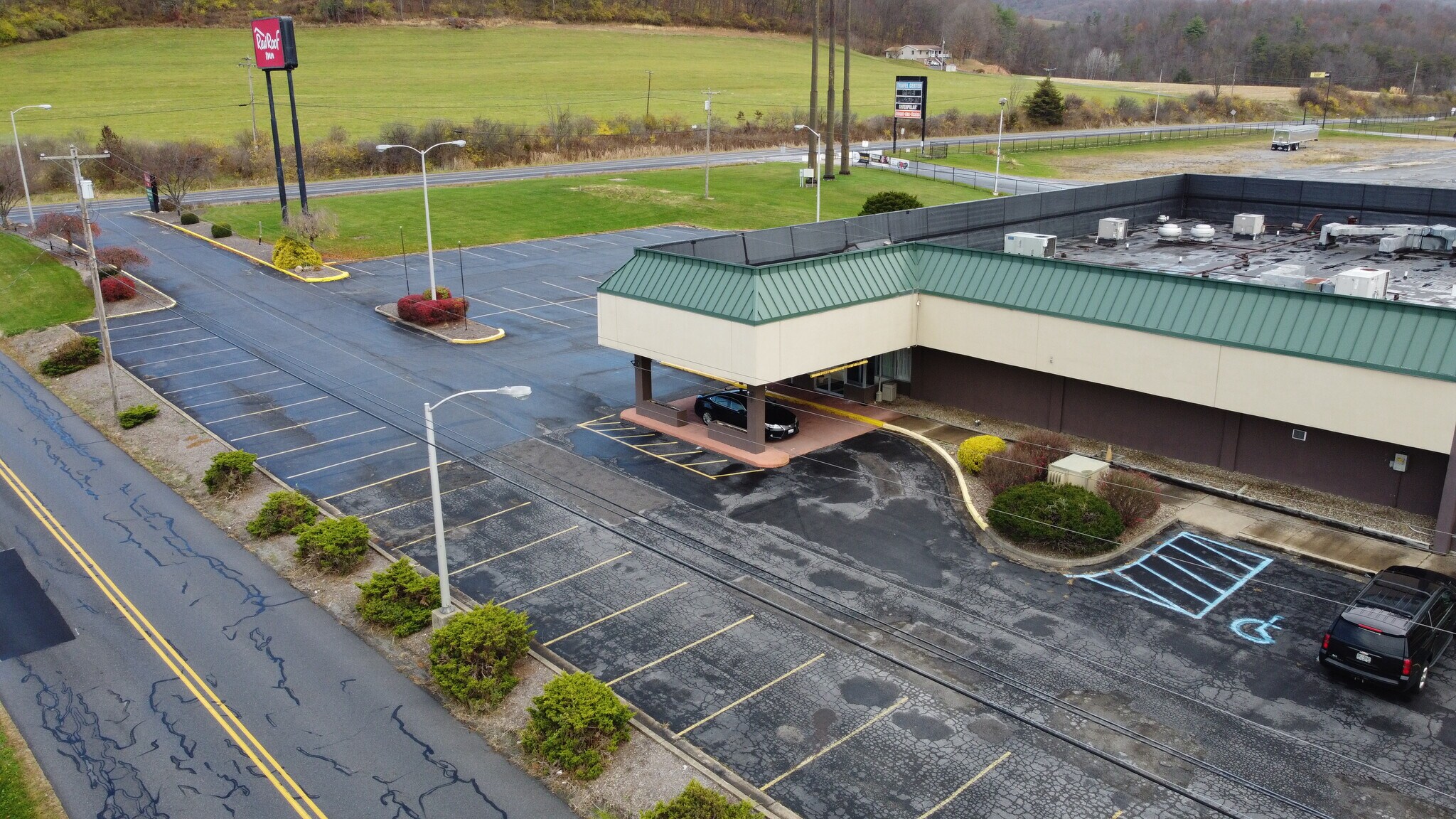 971 N Eagle Valley Rd, Milesburg, PA 16853 Estya Hotel