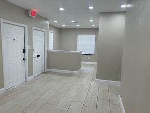 2561 Nursery Rd, Clearwater, FL for lease Interior Photo- Image 1 of 3