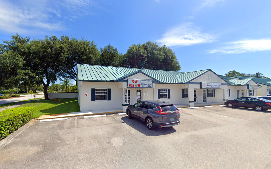 1801-1813 SE Port St Lucie Blvd, Port Saint Lucie, FL for lease - Building Photo - Image 1 of 4