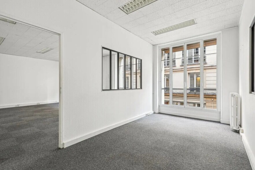 Office in Paris for lease - Building Photo - Image 2 of 17