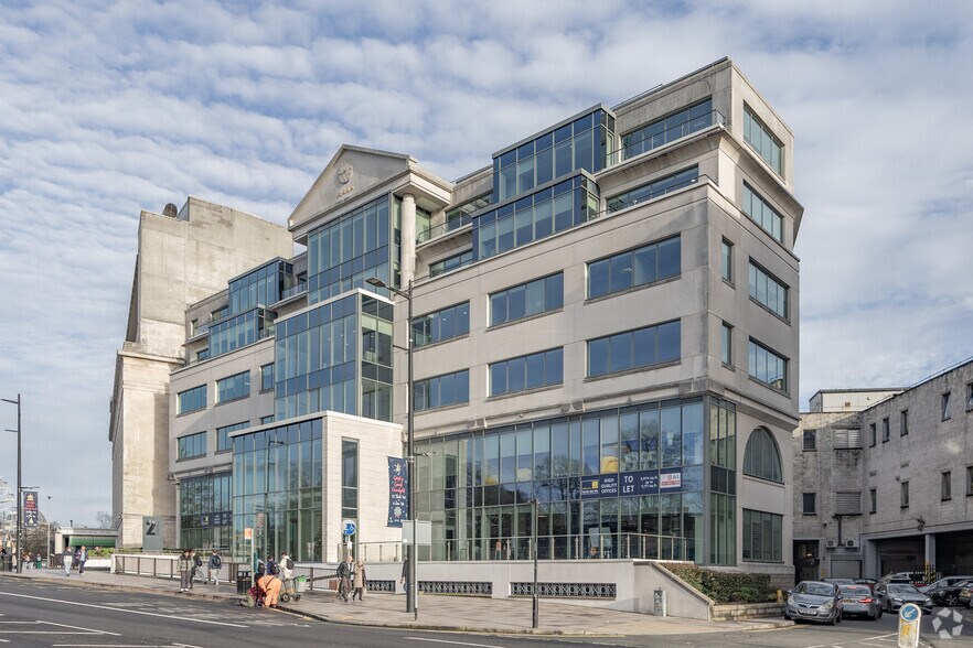 2 Kingsway, Cardiff for sale - Primary Photo - Image 1 of 1