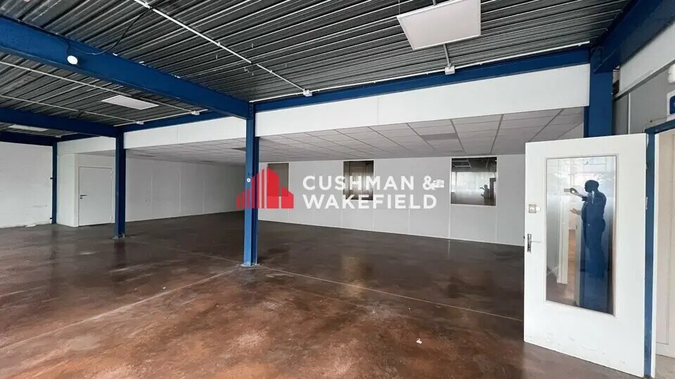 Flex in Toulouse for lease - Building Photo - Image 2 of 9