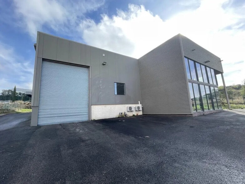Flex in Frontignan for lease - Building Photo - Image 1 of 11