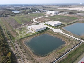 7608 Gateway Blvd, Baytown, TX for lease Aerial- Image 2 of 8