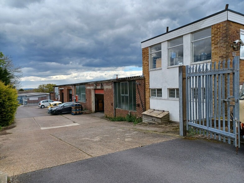 Durkins Rd, East Grinstead for lease - Building Photo - Image 3 of 5