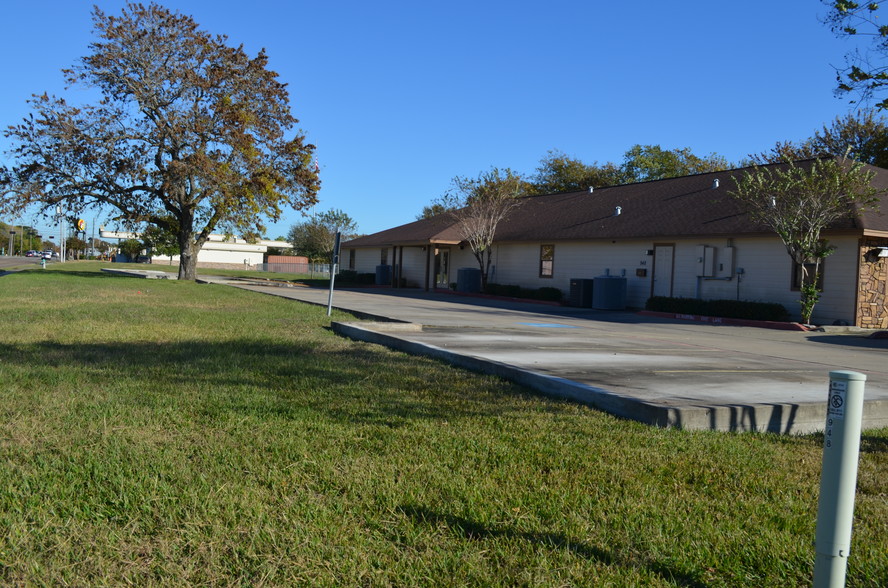 948 Hospital Dr, Angleton, TX for sale - Other - Image 1 of 1