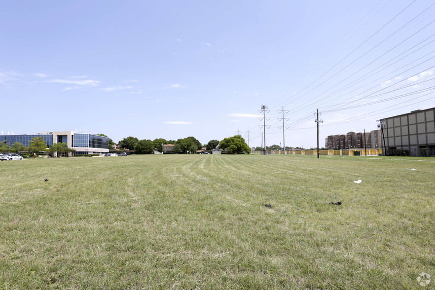 2200 Keller Way, Carrollton, TX for sale - Building Photo - Image 1 of 3