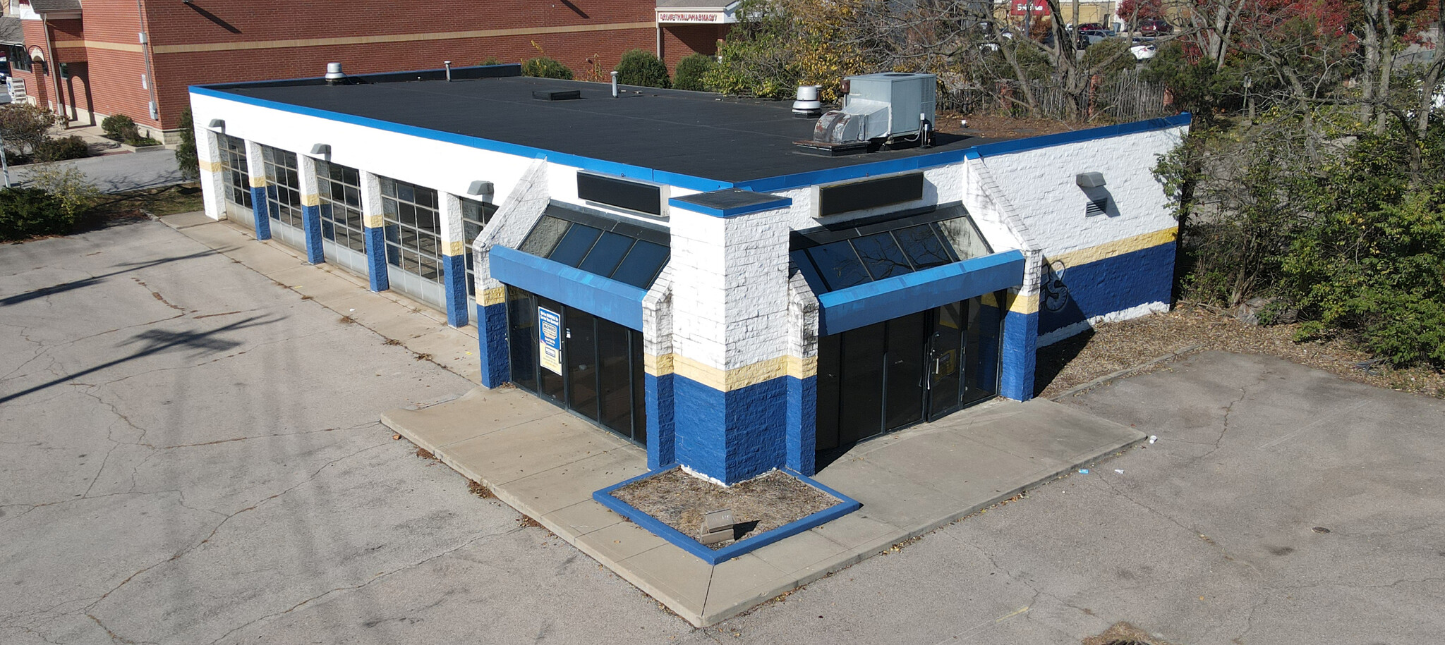 880 W Galbraith Rd, Cincinnati, OH for lease Building Photo- Image 1 of 3