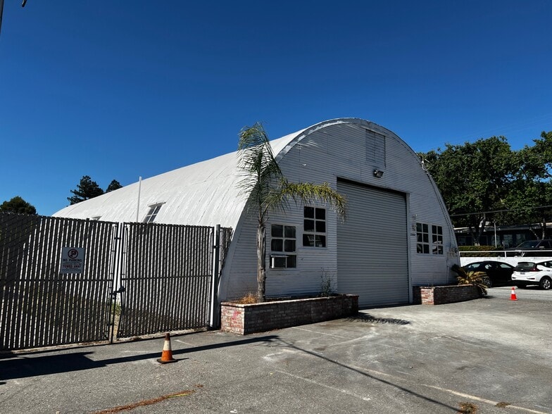 17450 Shelburne Way, Los Gatos, CA for lease - Building Photo - Image 2 of 15