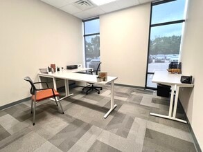 1120 Depot Ln SE, Cedar Rapids, IA for lease Interior Photo- Image 2 of 4