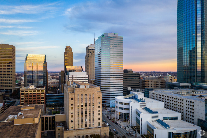 210 Park Ave, Oklahoma City, OK for lease - Building Photo - Image 2 of 10