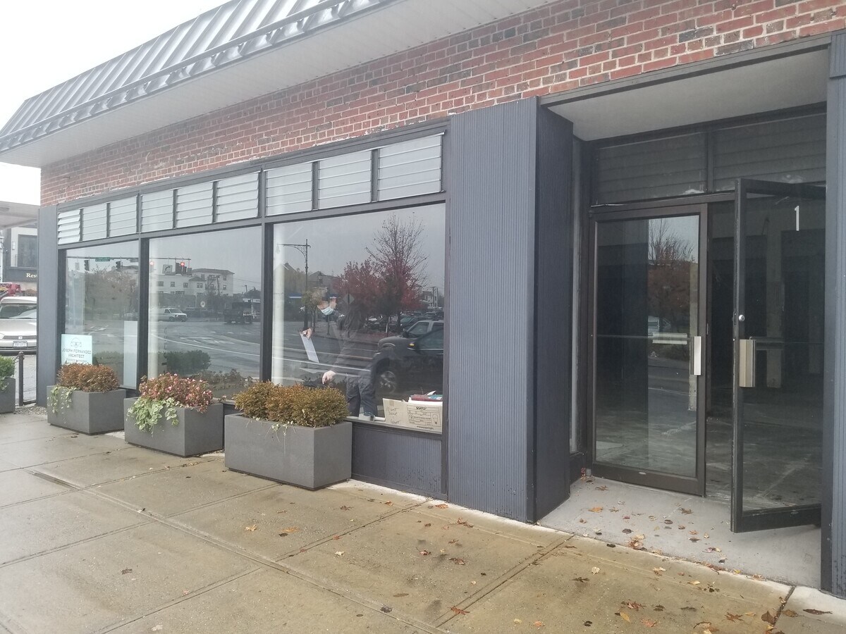 1 Mill Rd, Eastchester, NY 10709