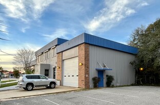 2 Racetrack Rd NE, Fort Walton Beach FL - Warehouse