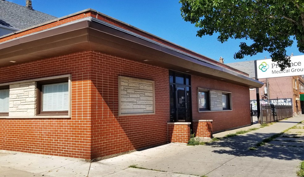 5322 W Fullerton Ave, Chicago, IL for sale - Primary Photo - Image 1 of 1