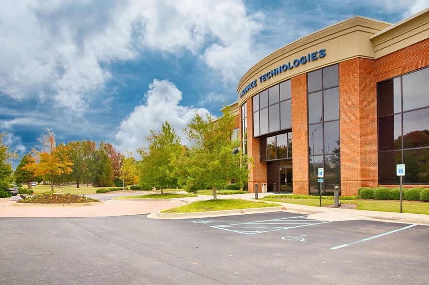 350 Wynn Dr, Huntsville, AL for lease - Building Photo - Image 3 of 7