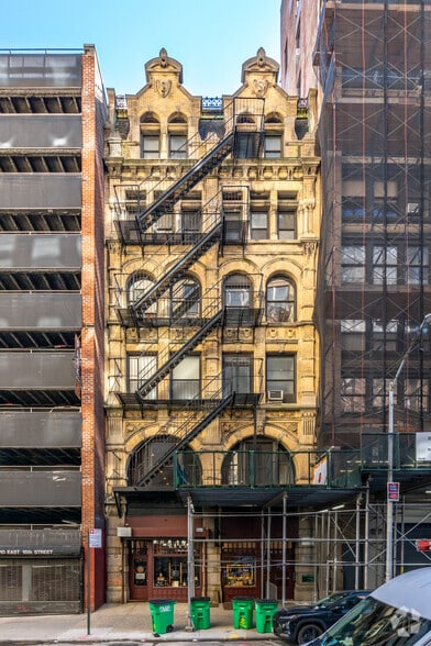 108 E 16th St, New York, NY for lease - Building Photo - Image 1 of 3