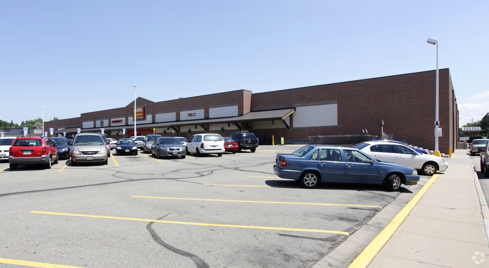 820-890 S Monaco Pky, Denver, CO for lease - Building Photo - Image 3 of 5