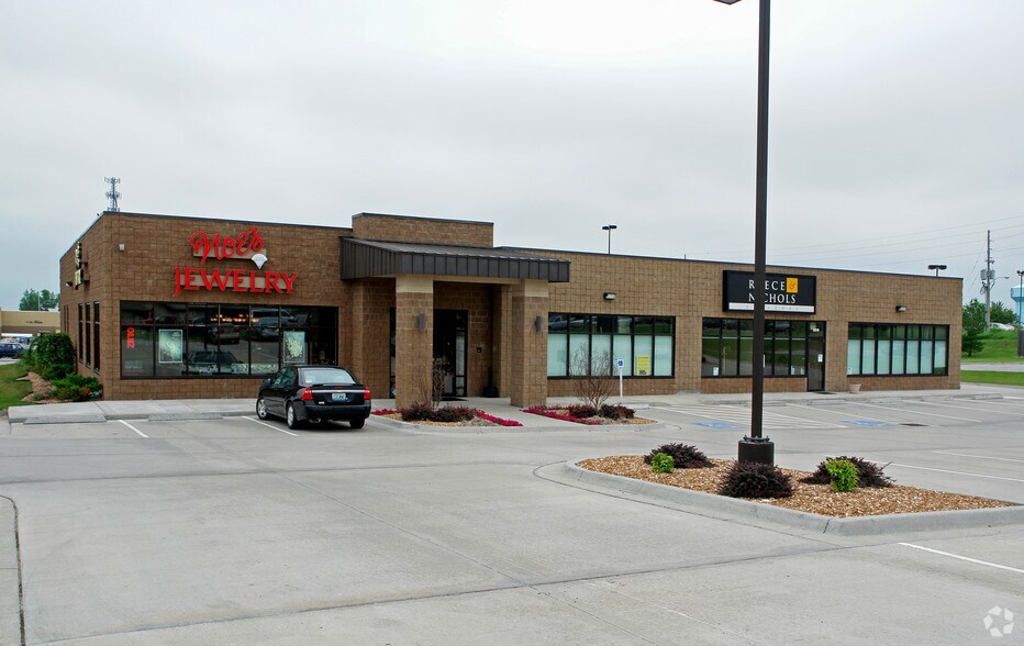 2017-2021 W Foxwood Dr, Raymore, MO for lease - Building Photo - Image 3 of 7