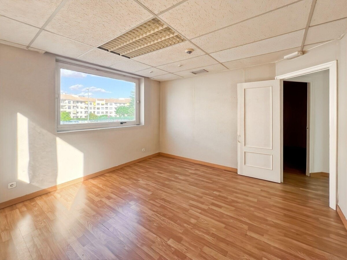 Majadahonda, MAD 28220 - Unit 09 -  - Interior Photo - Image 1 of 25