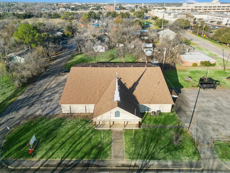 325 S Cowan Ave, Lewisville, TX for sale - Primary Photo - Image 1 of 21