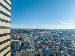 999 3rd Ave, Seattle, WA for lease Building Photo- Image 2 of 4