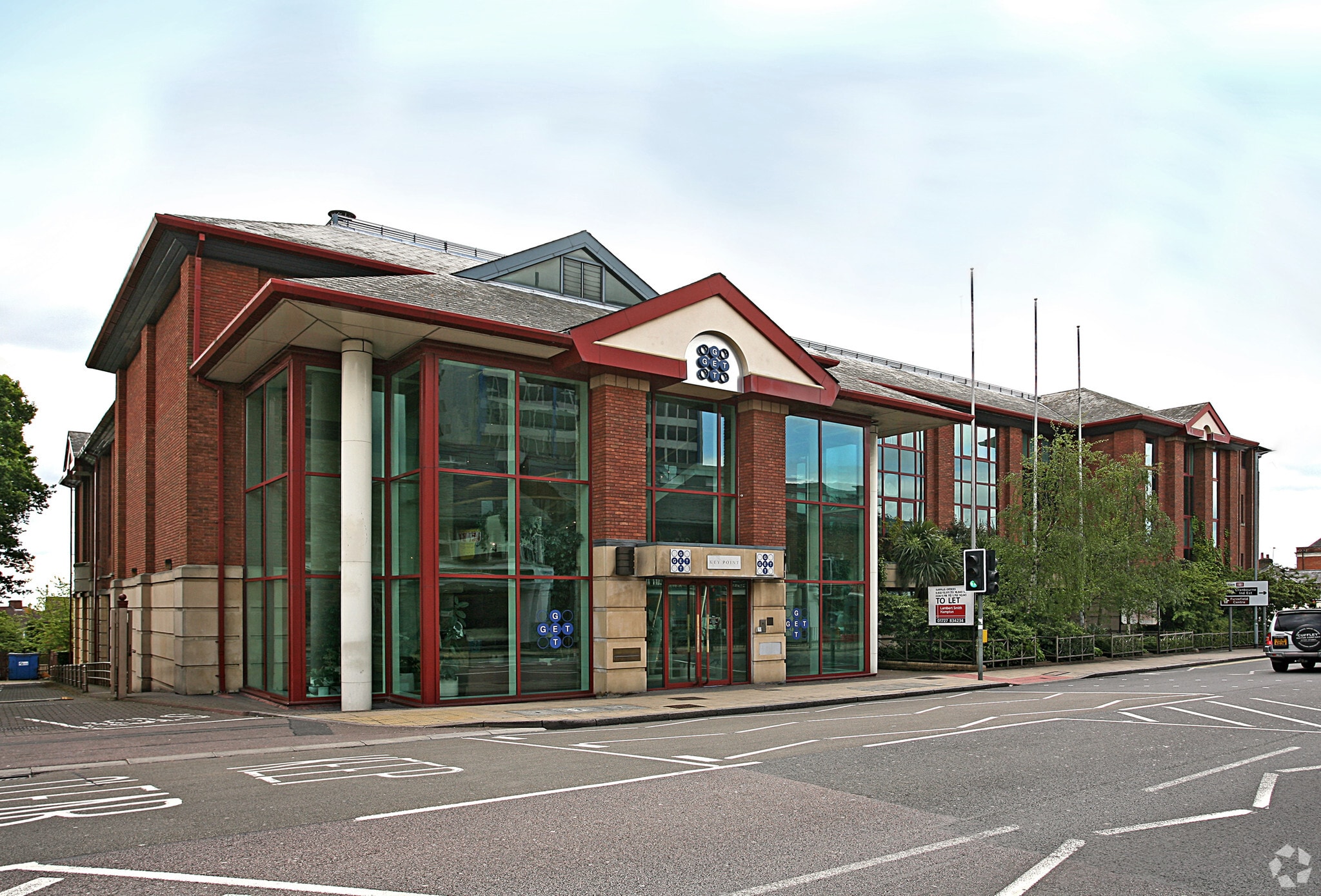 3-17 High St, Potters Bar for sale Primary Photo- Image 1 of 1