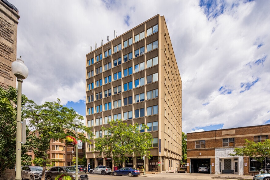 245 Av Victoria, Westmount, QC for lease - Building Photo - Image 2 of 7