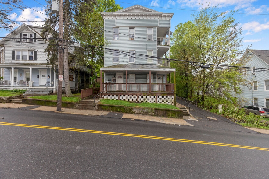 46 Washington St, Waterbury, CT for sale - Primary Photo - Image 1 of 15