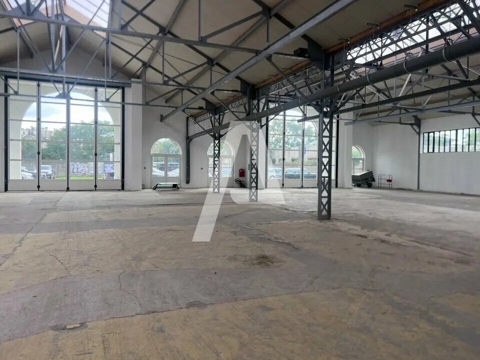 Flex in Ivry-sur-Seine for lease Interior Photo- Image 1 of 10