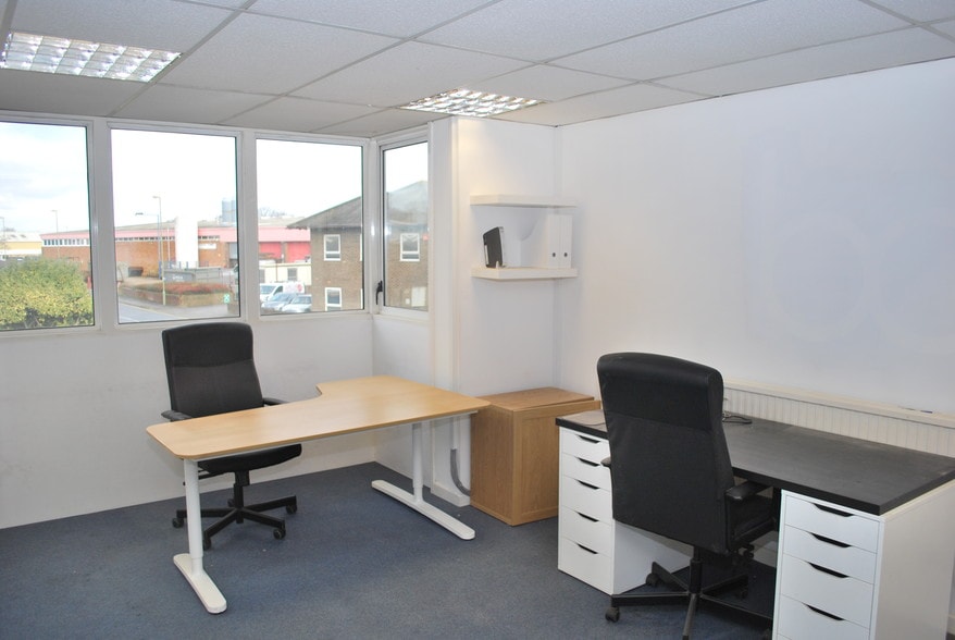 4 Davis Way, Fareham for lease - Other - Image 2 of 4