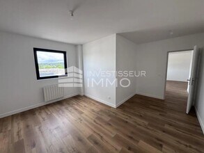 Office in Meaux for lease Interior Photo- Image 2 of 4