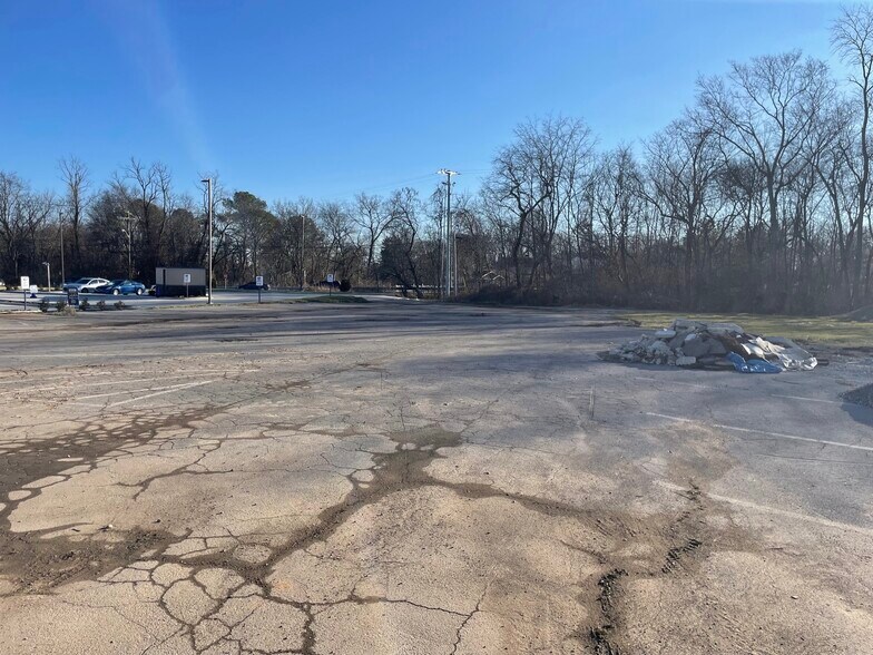 1 Golf Club Lane, Clarksville, TN 37043 1 Golf Club Lane