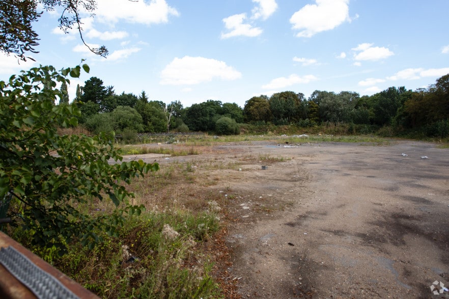 Worcester Park Rd, Worcester Park for sale - Primary Photo - Image 1 of 1