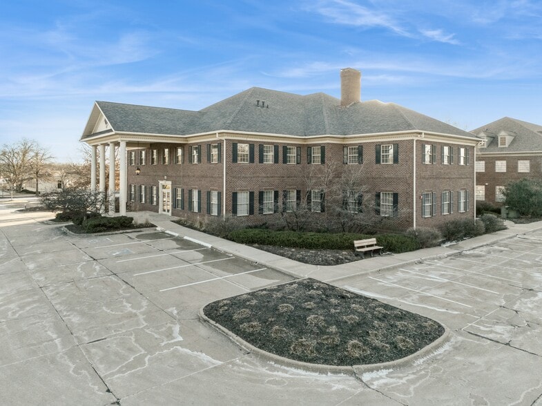 520 10th Ave, Coralville, IA for lease - Building Photo - Image 3 of 9