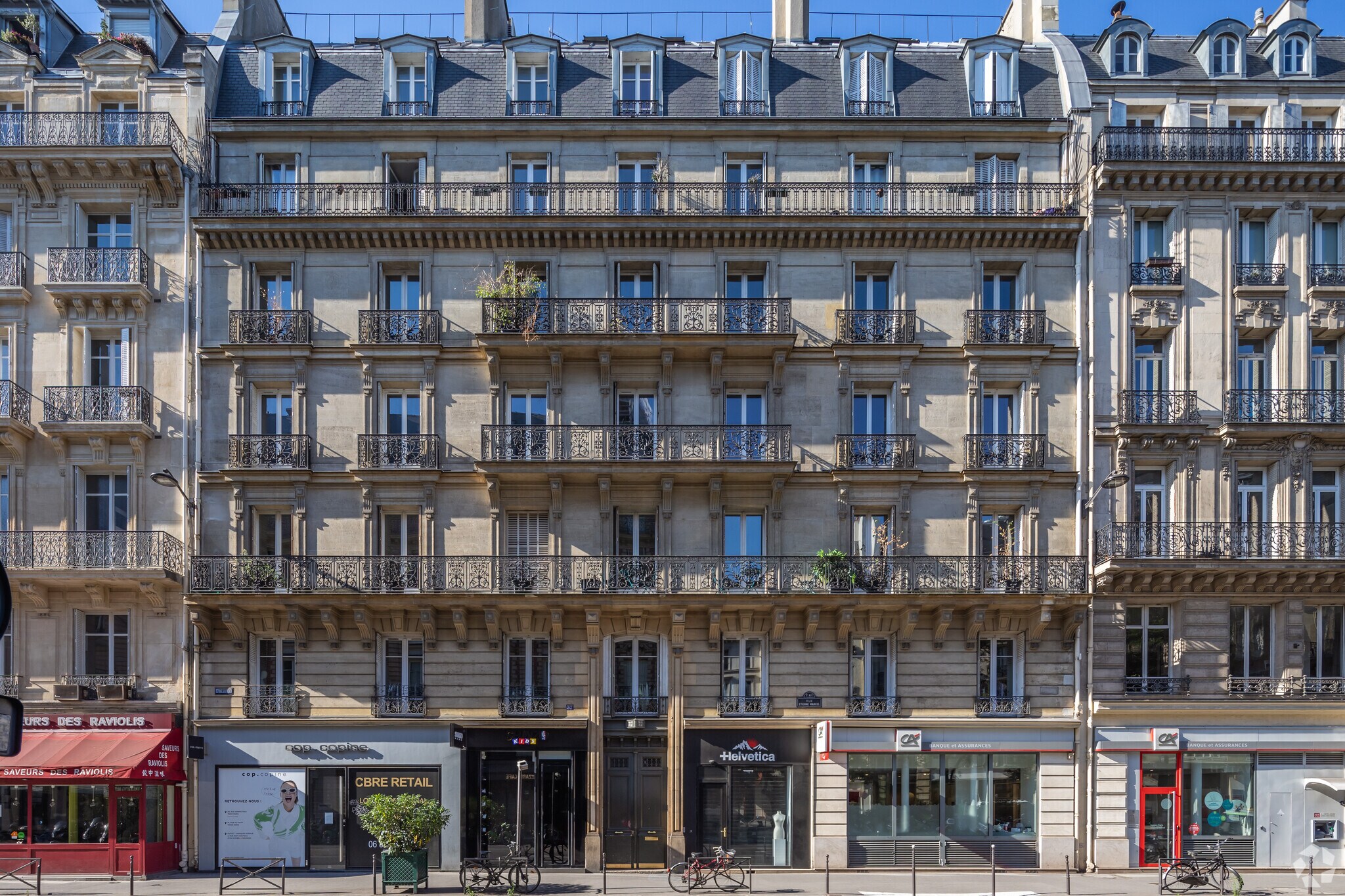 Rue Etienne Marcel, Paris for lease Primary Photo- Image 1 of 9